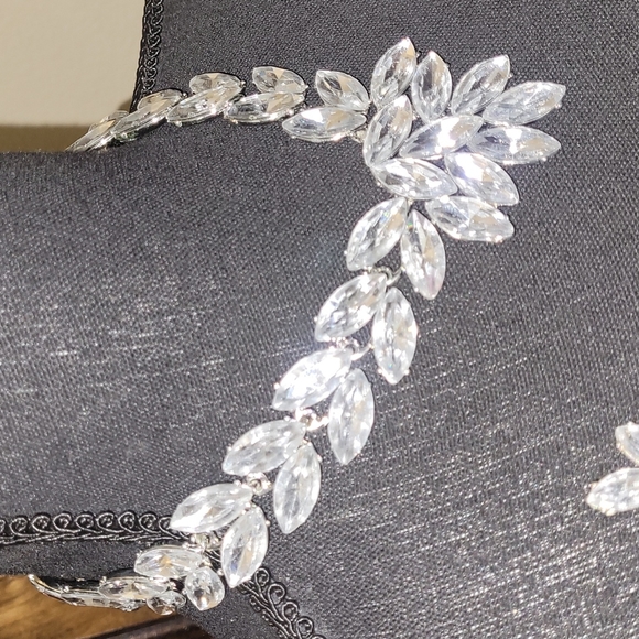 💕HP💕Stunning Fashion Jewelry Necklace & Earring Set💕 - Picture 6 of 13